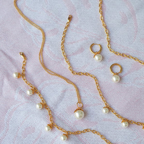 Single Palm Pearl Necklace