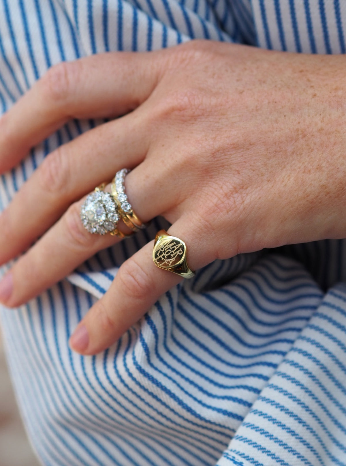 Crest Ring