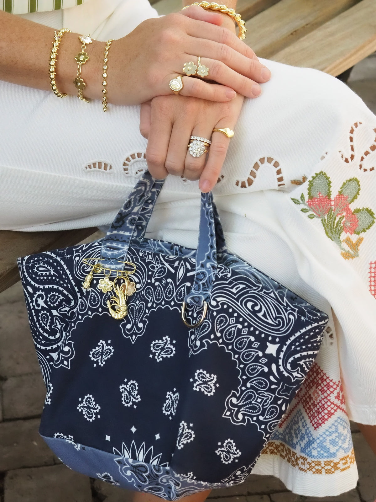 charm pin3