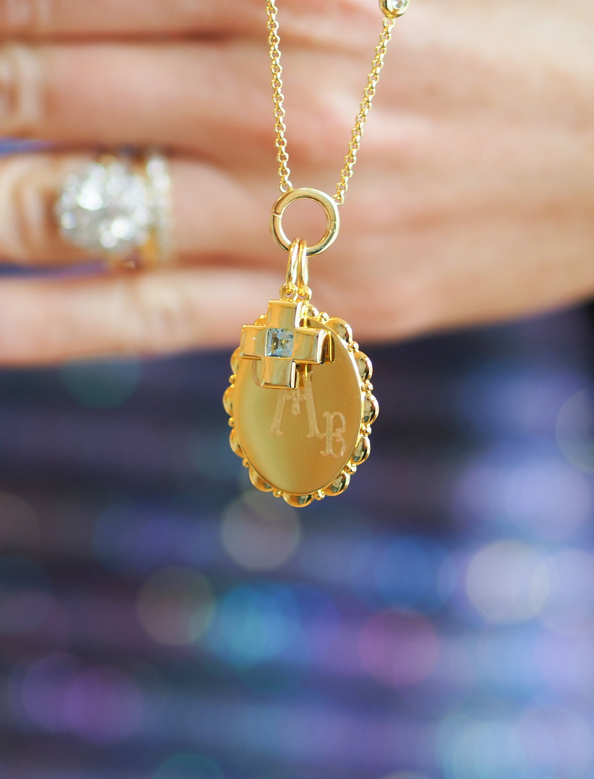 oval dot and dash pendant4