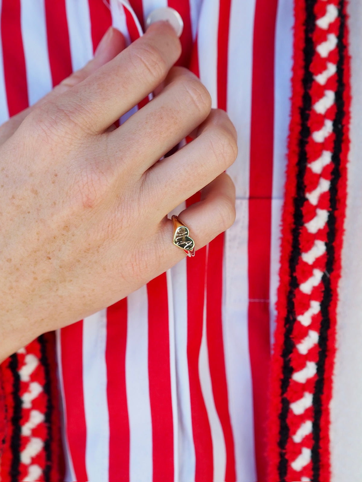 signet heart ring1