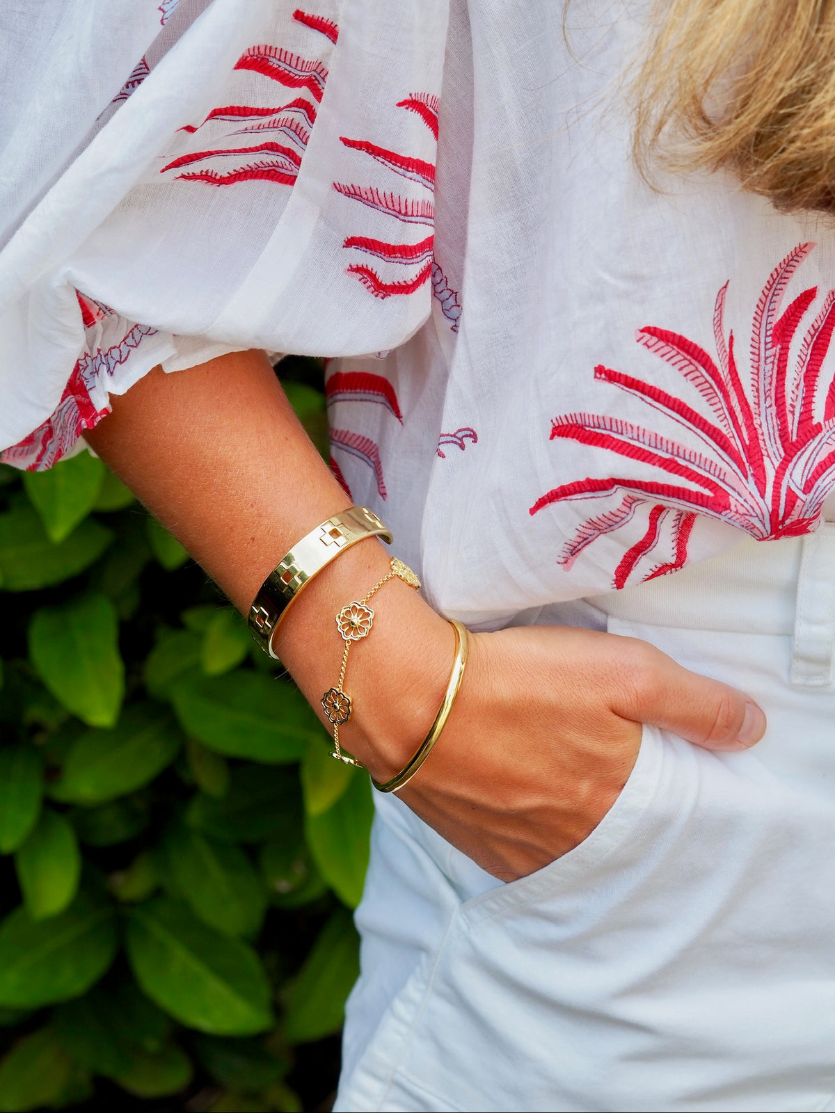 wide cross bangle3